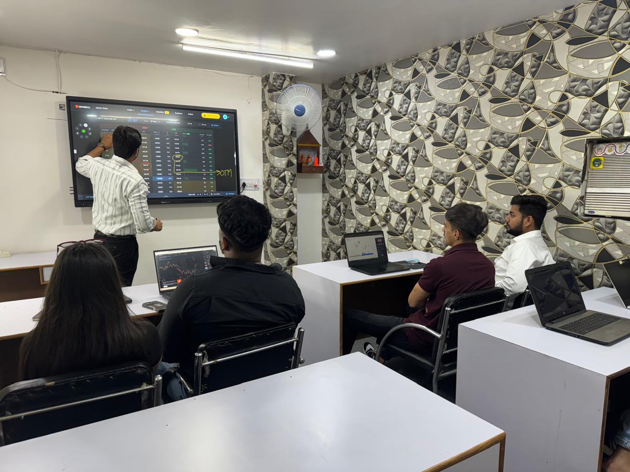Stock Market Institute in Delhi